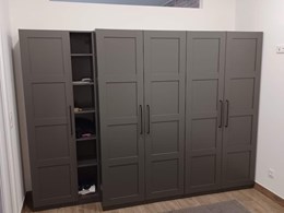Armario puertas abatibles en gris