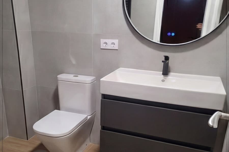 Optimización del espacio en reforma de baño en Vilagarcía
