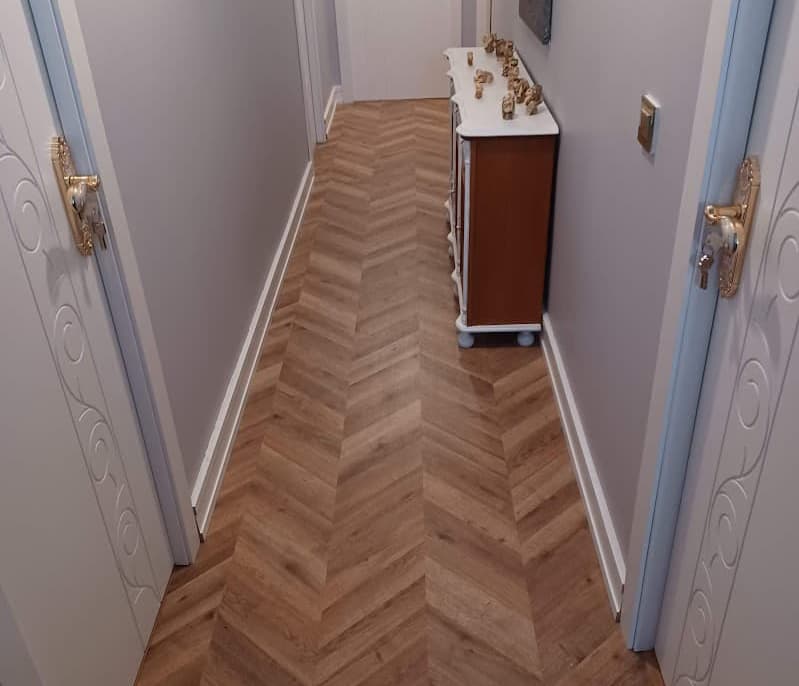 Instalación de suelo laminado vinílico en Vilagarcía